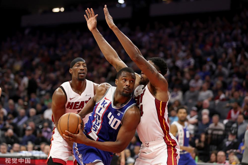 居莱尔本人 居莱尔本人