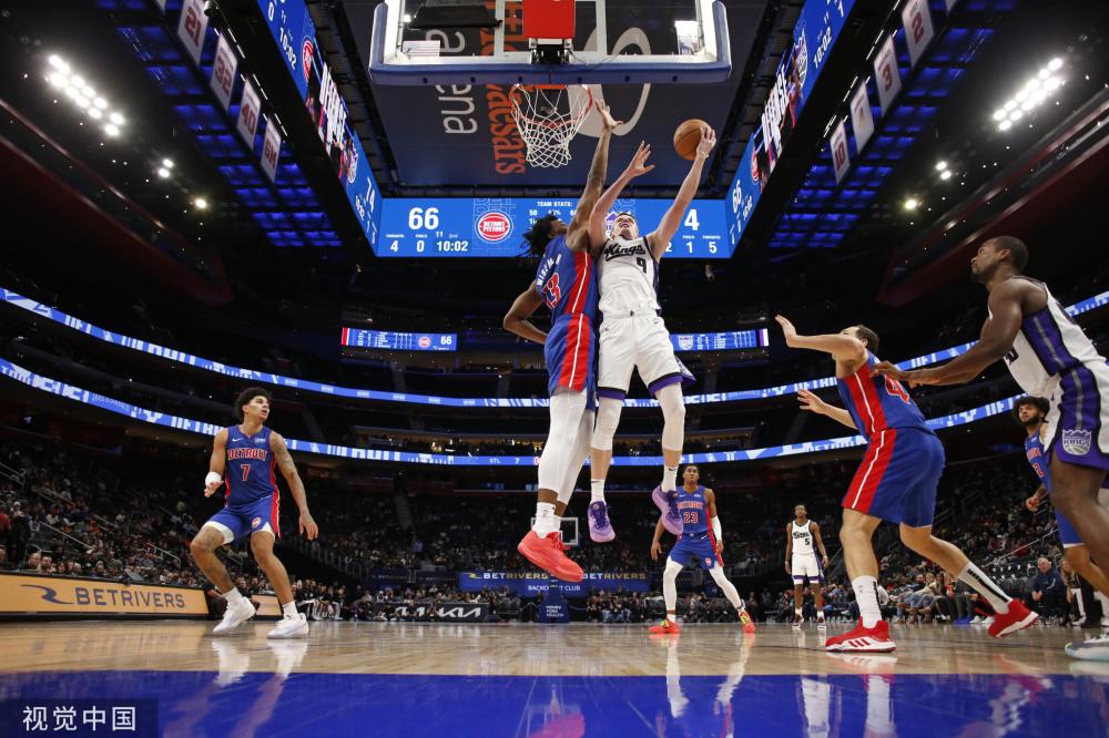 他具有令人 他具有令人