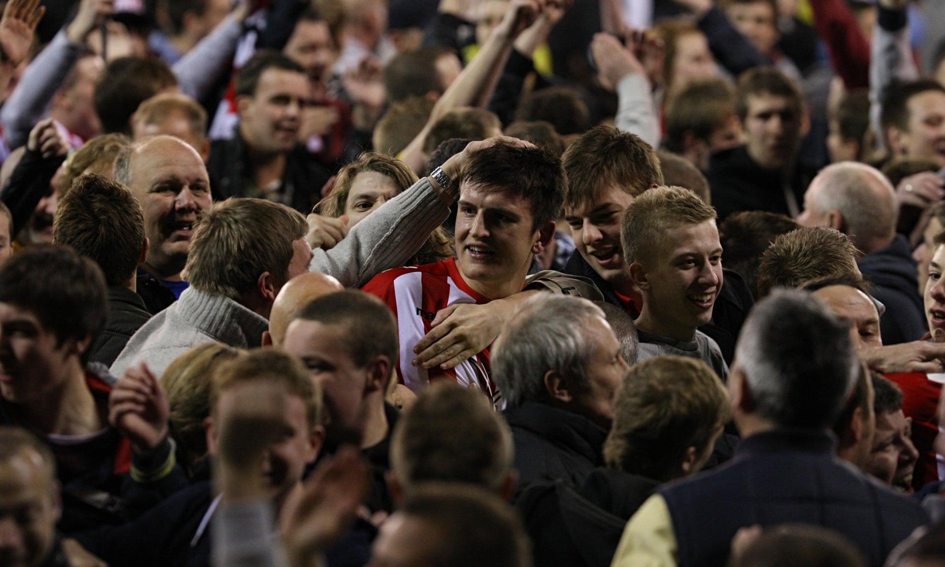 他能在狭小 他能在狭小